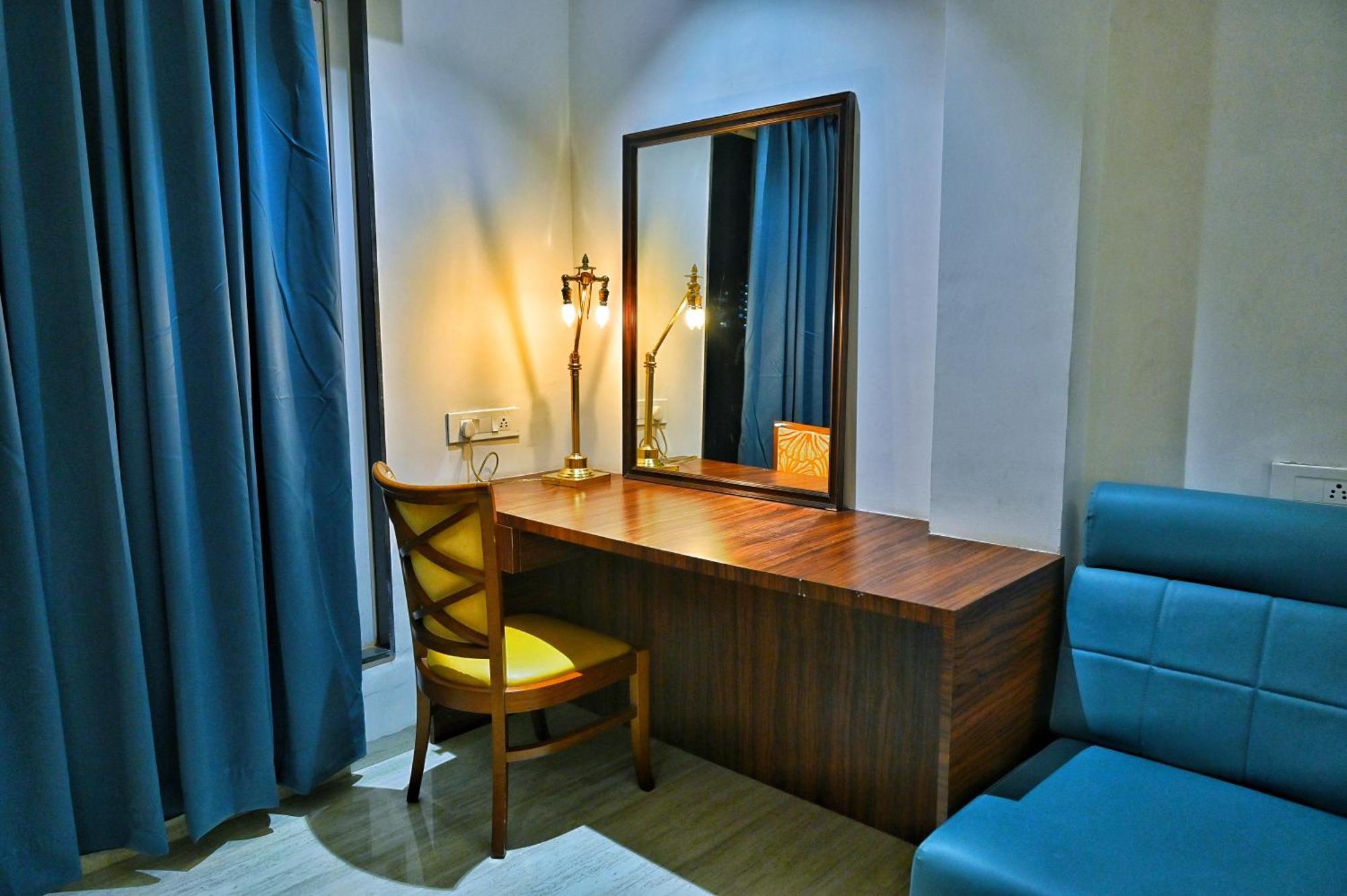 The One Hotel Nashik Exterior foto