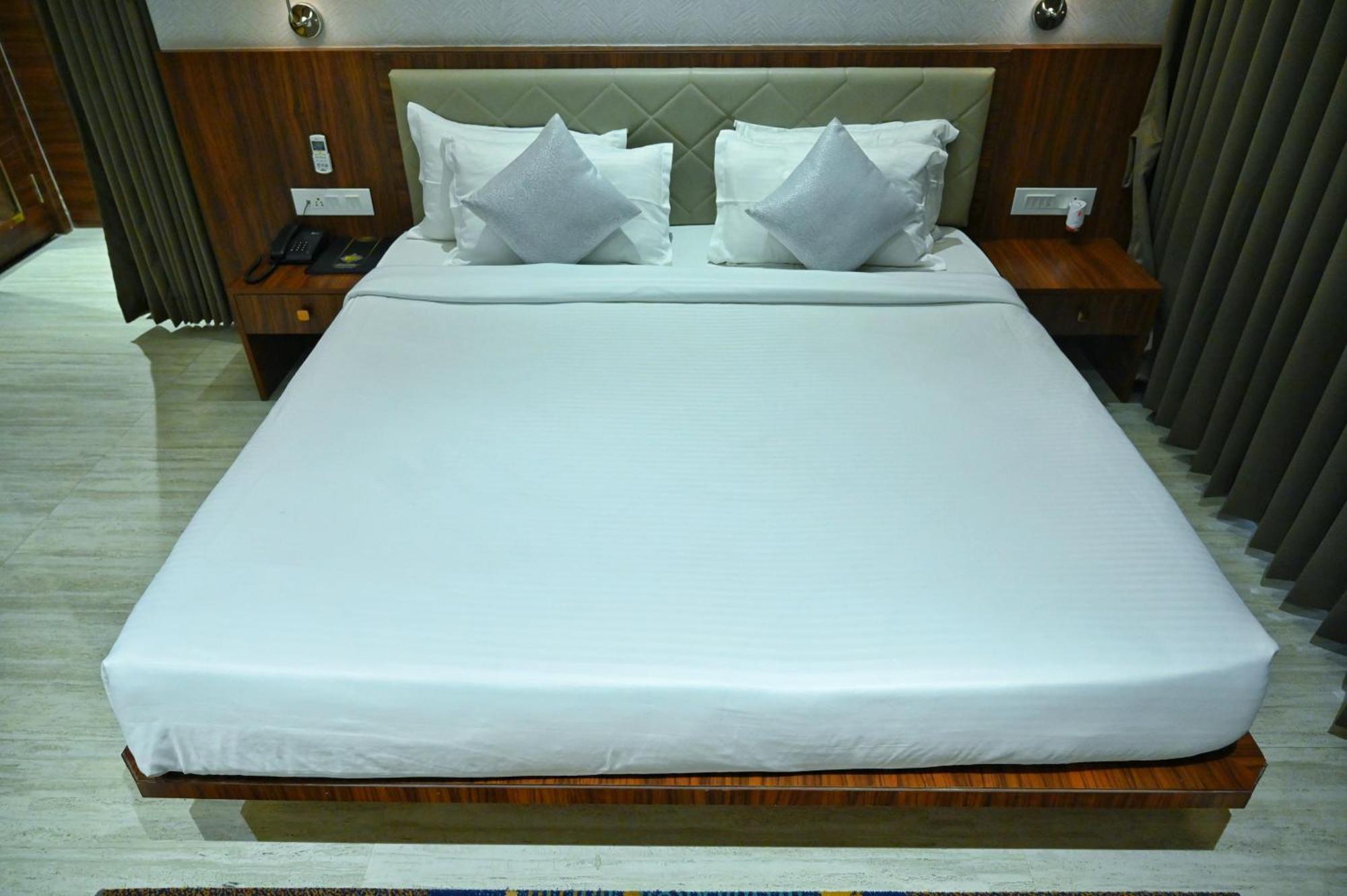 The One Hotel Nashik Exterior foto